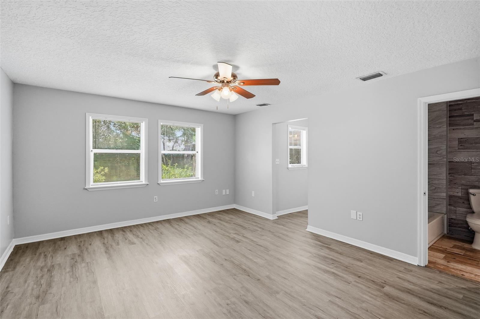 1915 Carrigan Ave Property Photo 15
