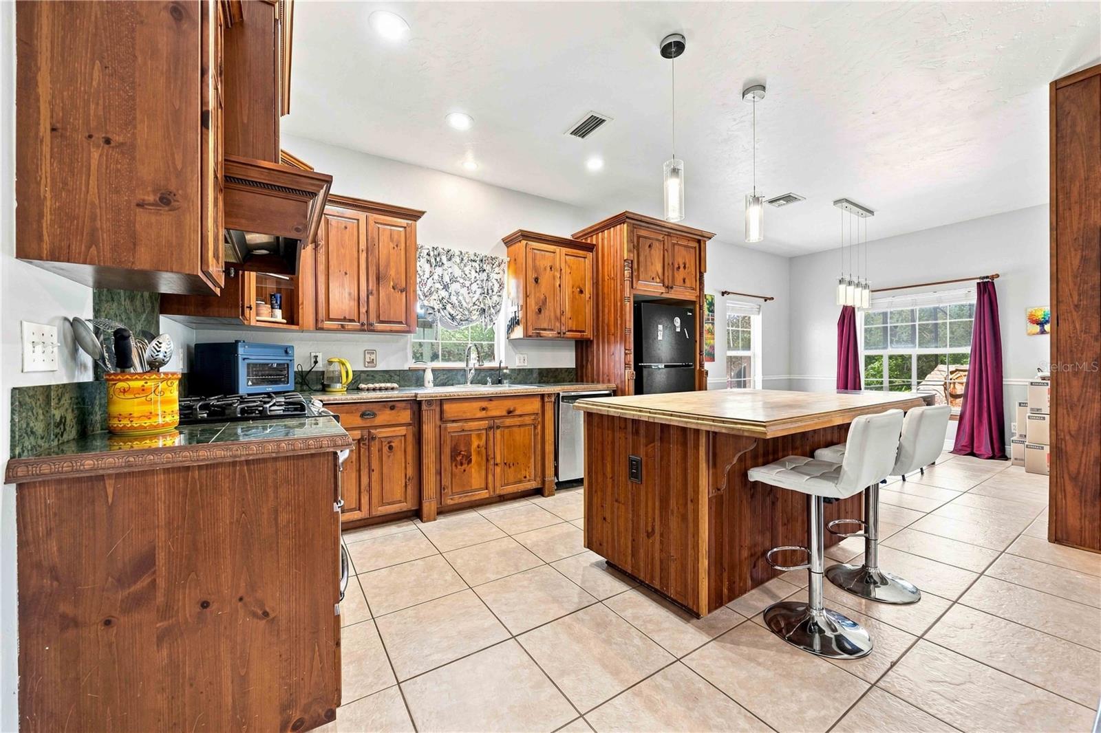 2711 Snyder Rd Property Photo 17