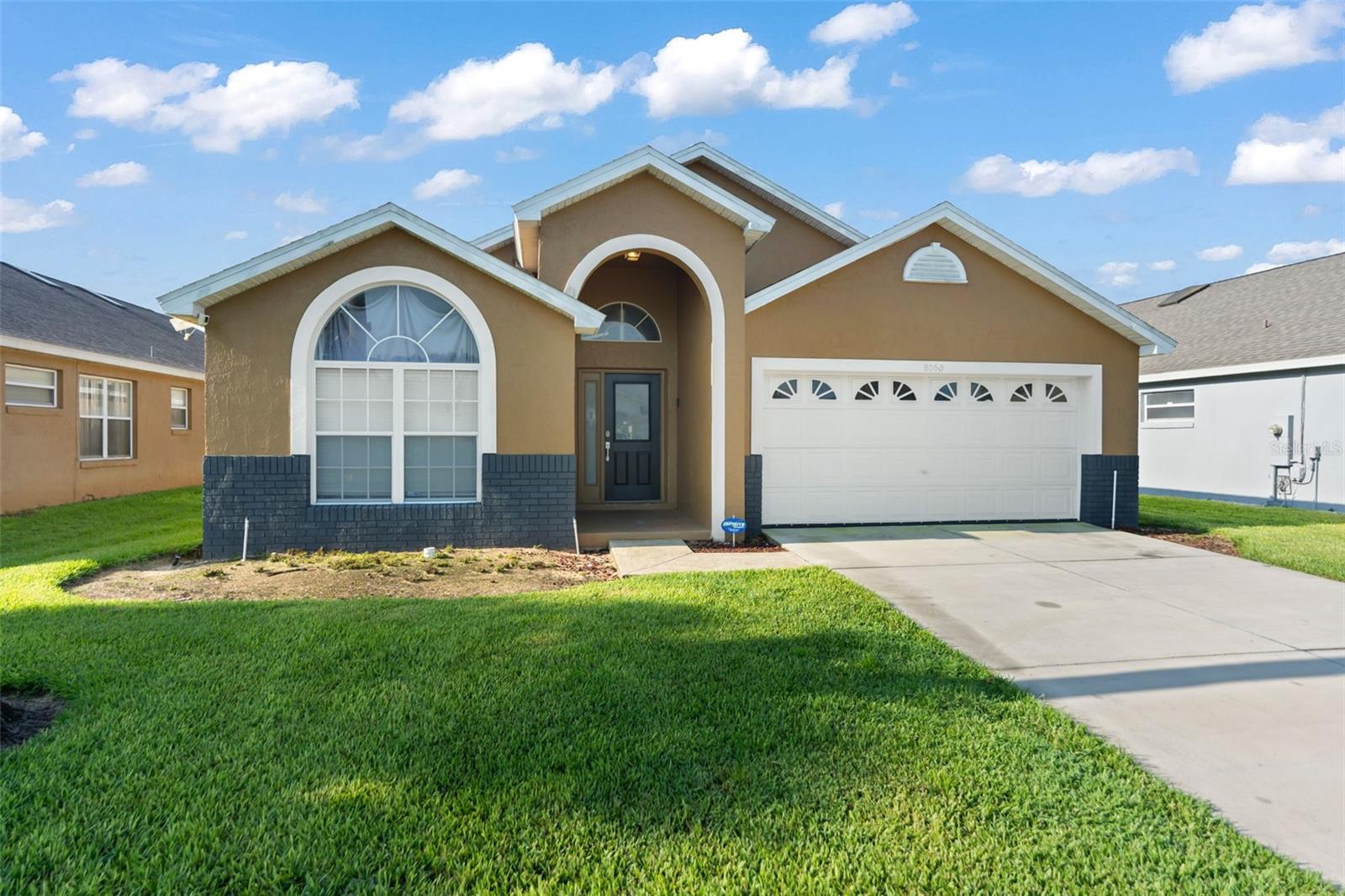 8060 SANTEE DR