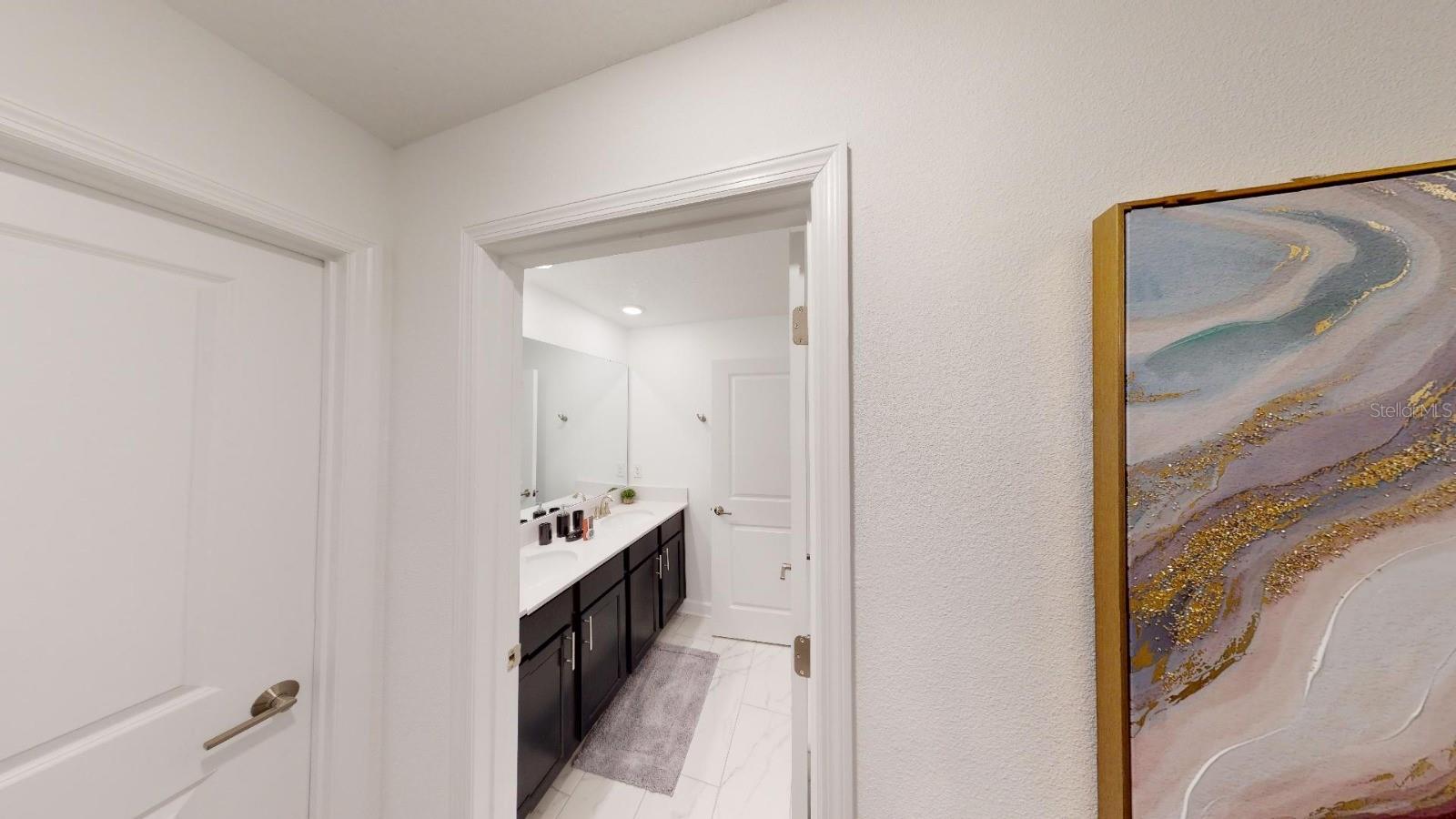 972 Leader St Property Photo 17