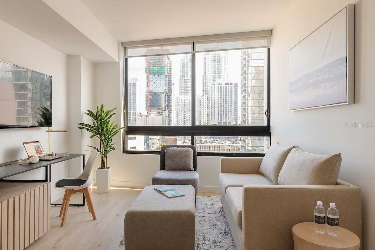 225 N MIAMI AVE #1407