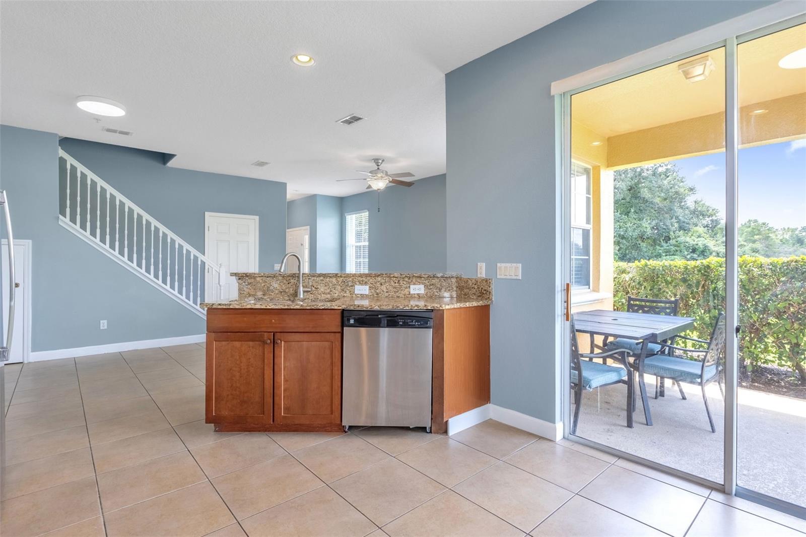 906 Assembly Ct Property Photo 5