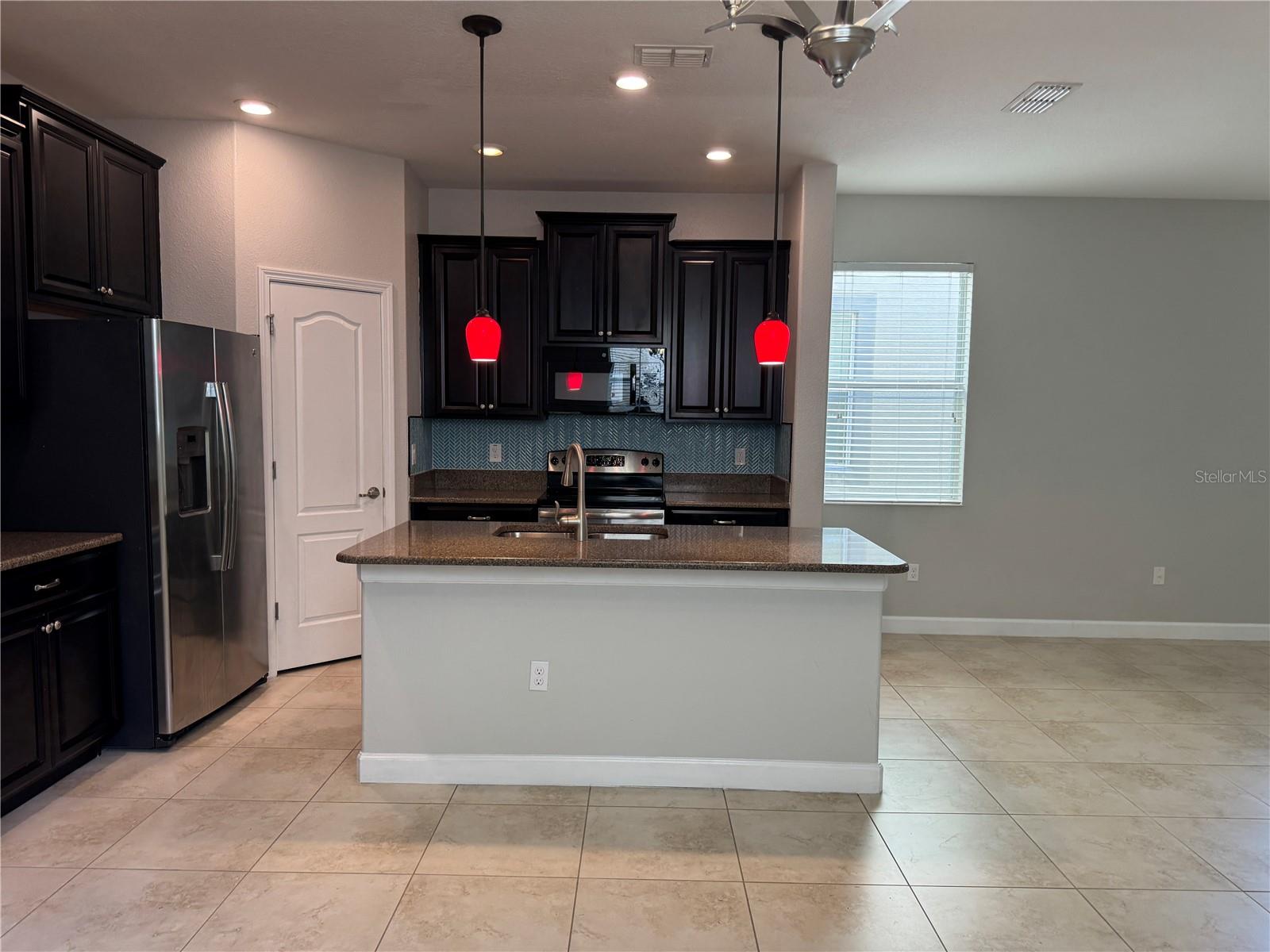 15025 Evergreen Oak Loop Property Photo 3