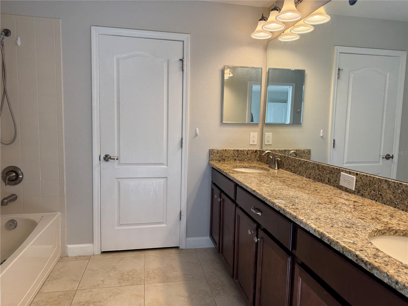 15025 Evergreen Oak Loop Property Photo 13
