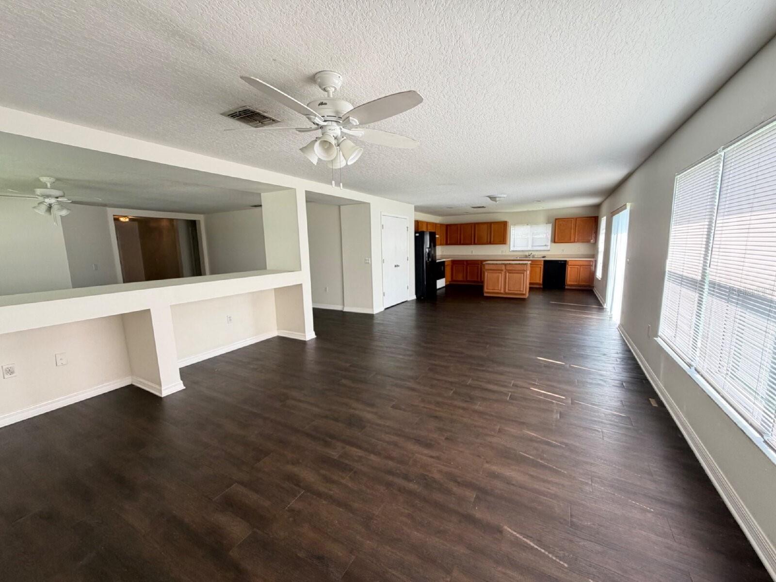 O6433099 Property Photo 8