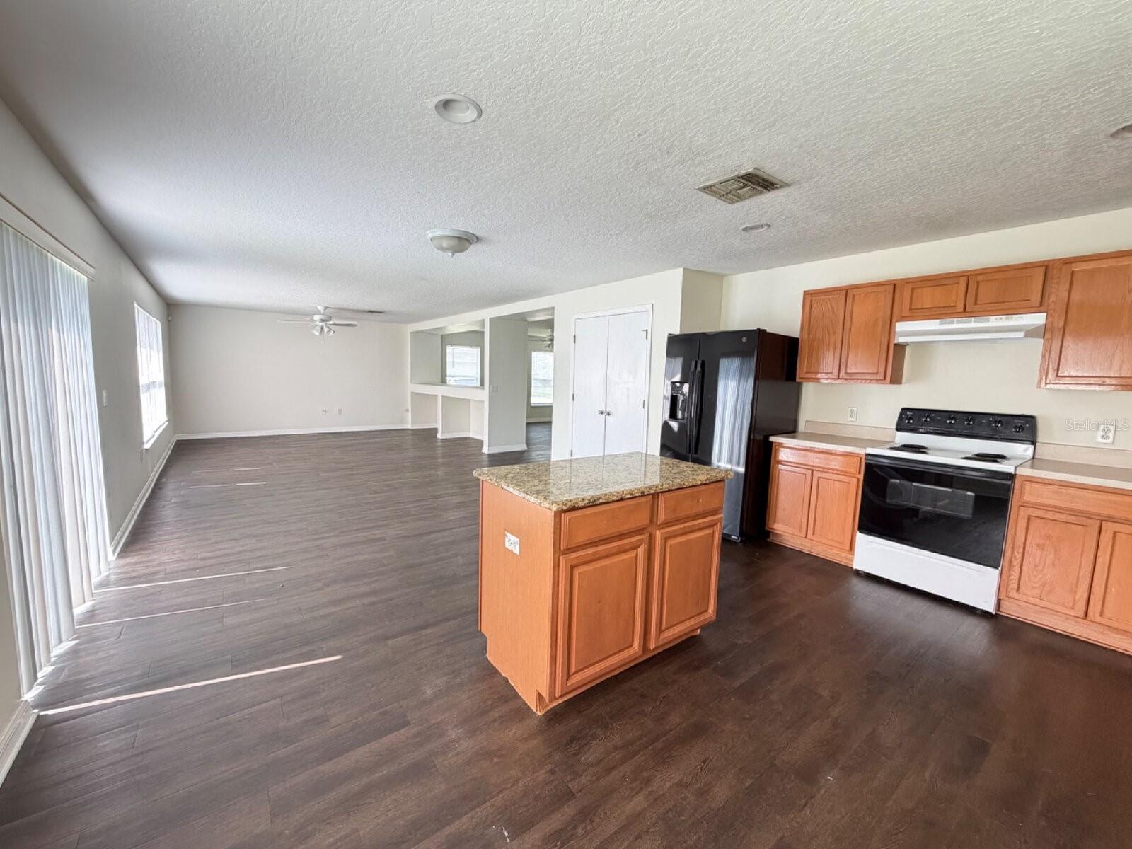 O6433099 Property Photo 11