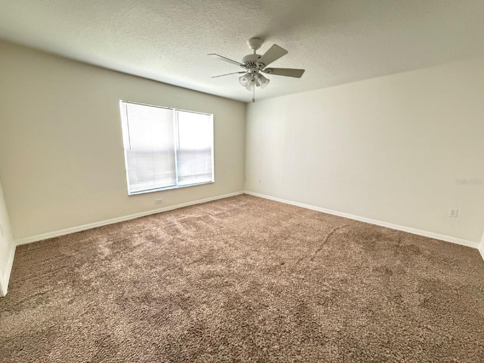 O6433099 Property Photo 16