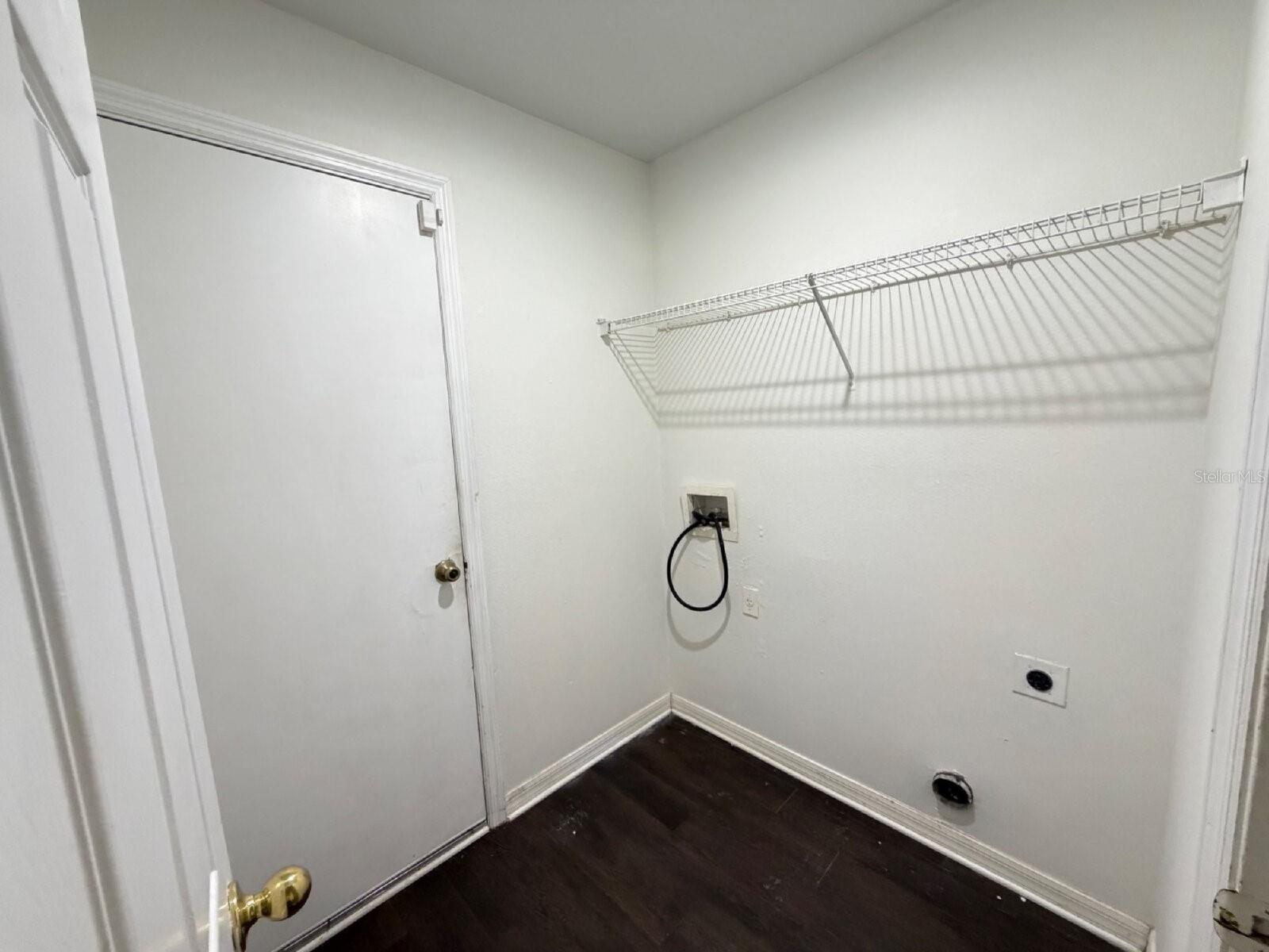 O6433099 Property Photo 19