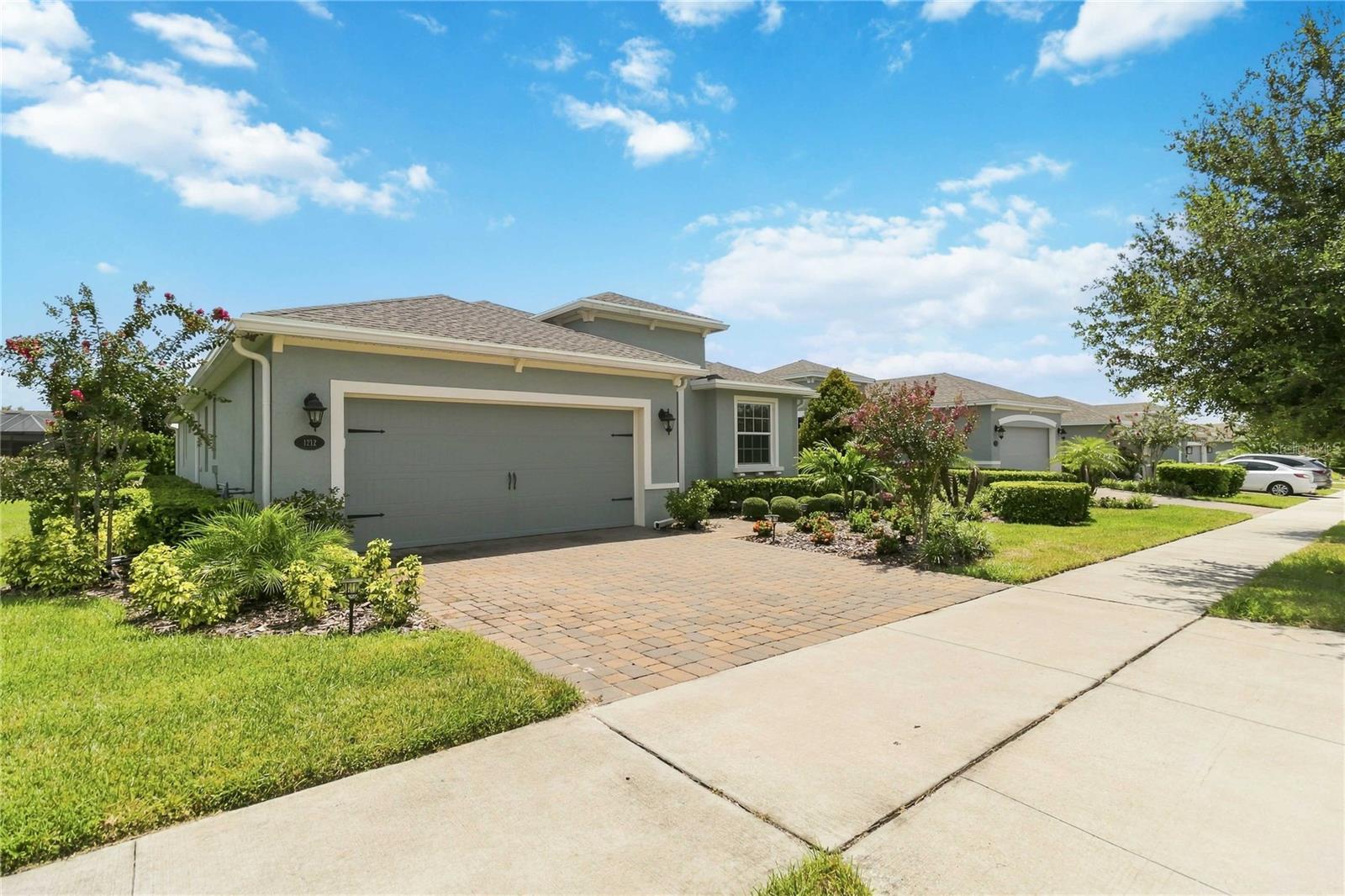 1212 Victoria Hills Dr N Property Photo 2