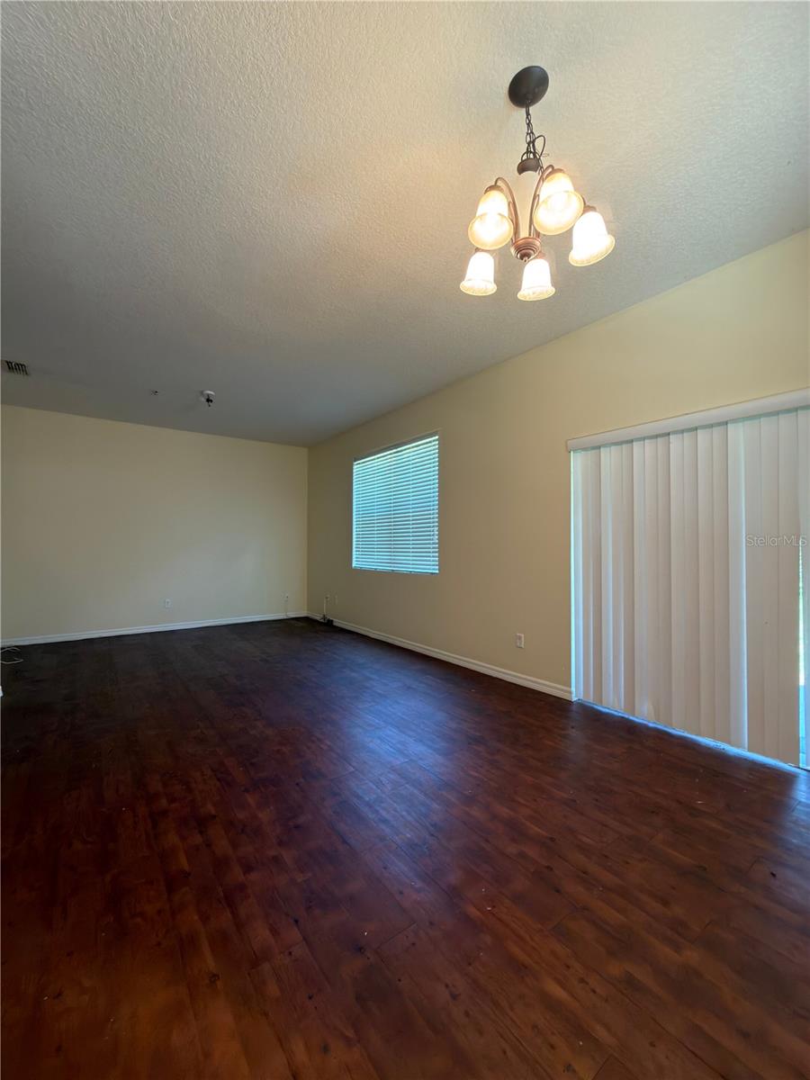 2305 Betsy Ross Ln Property Photo 3