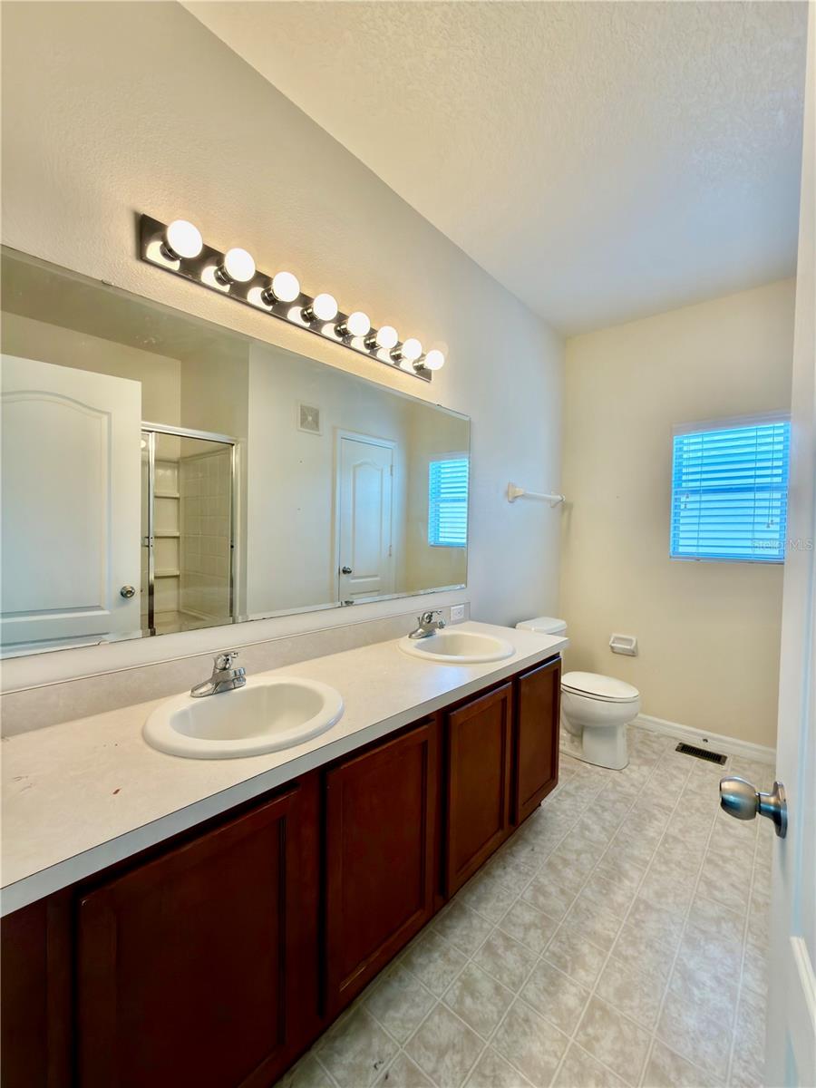 2305 Betsy Ross Ln Property Photo 6