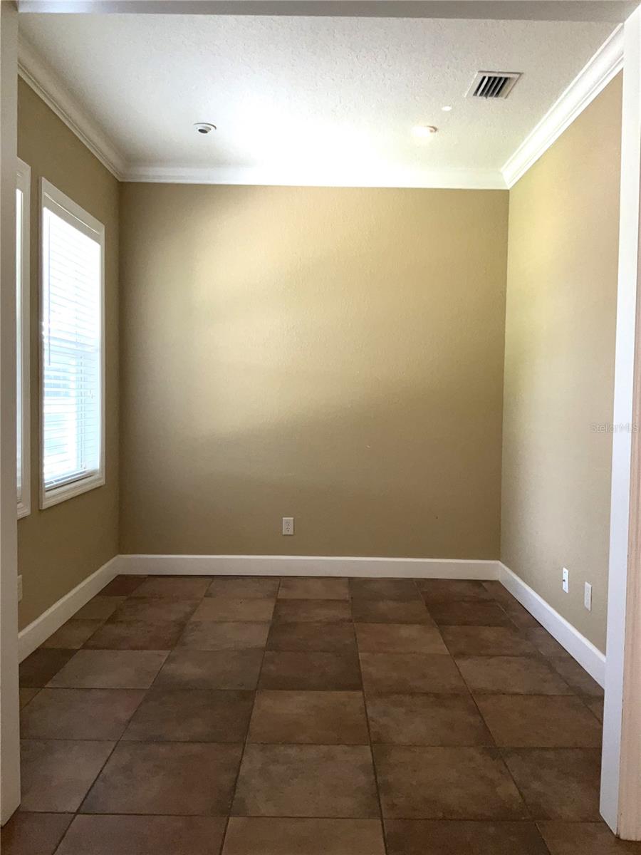 3613 S Summerlin Ave Property Photo 5