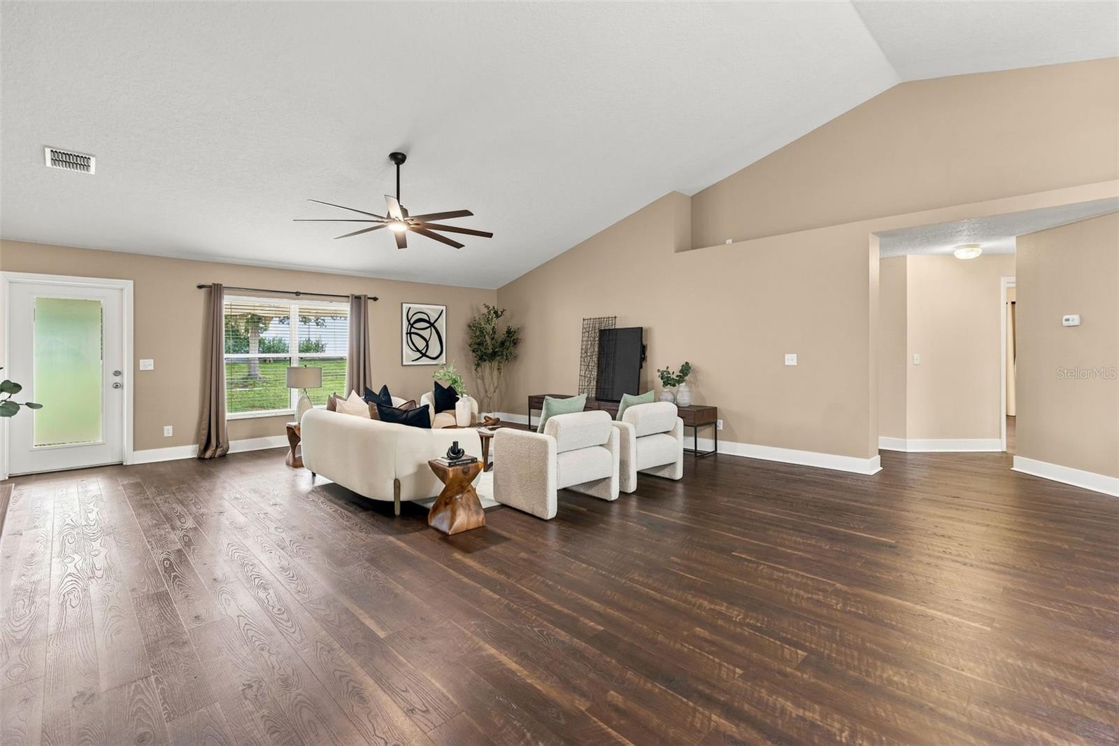 531 Hearthglen Blvd Property Photo 5