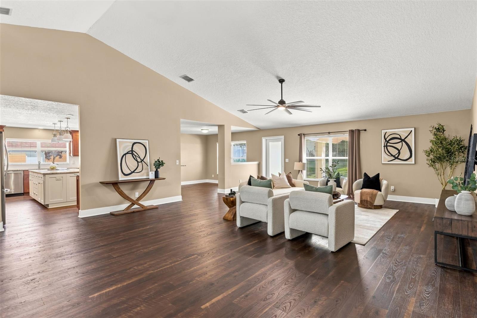 531 Hearthglen Blvd Property Photo 7