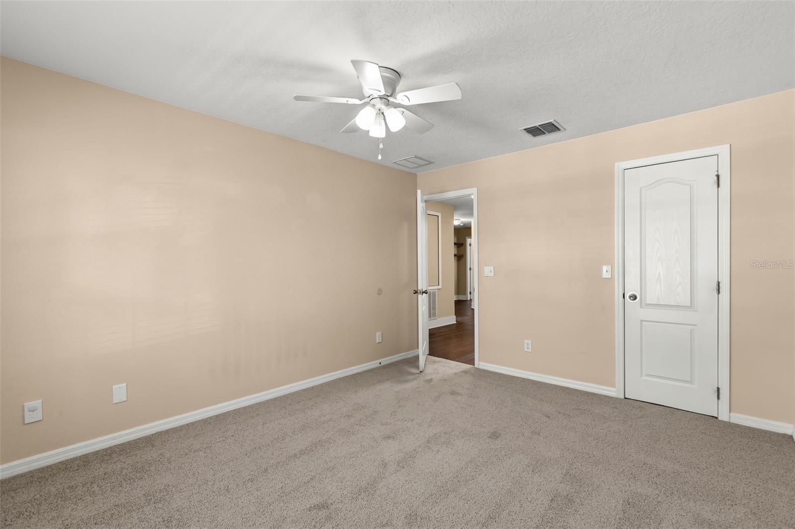 531 Hearthglen Blvd Property Photo 19