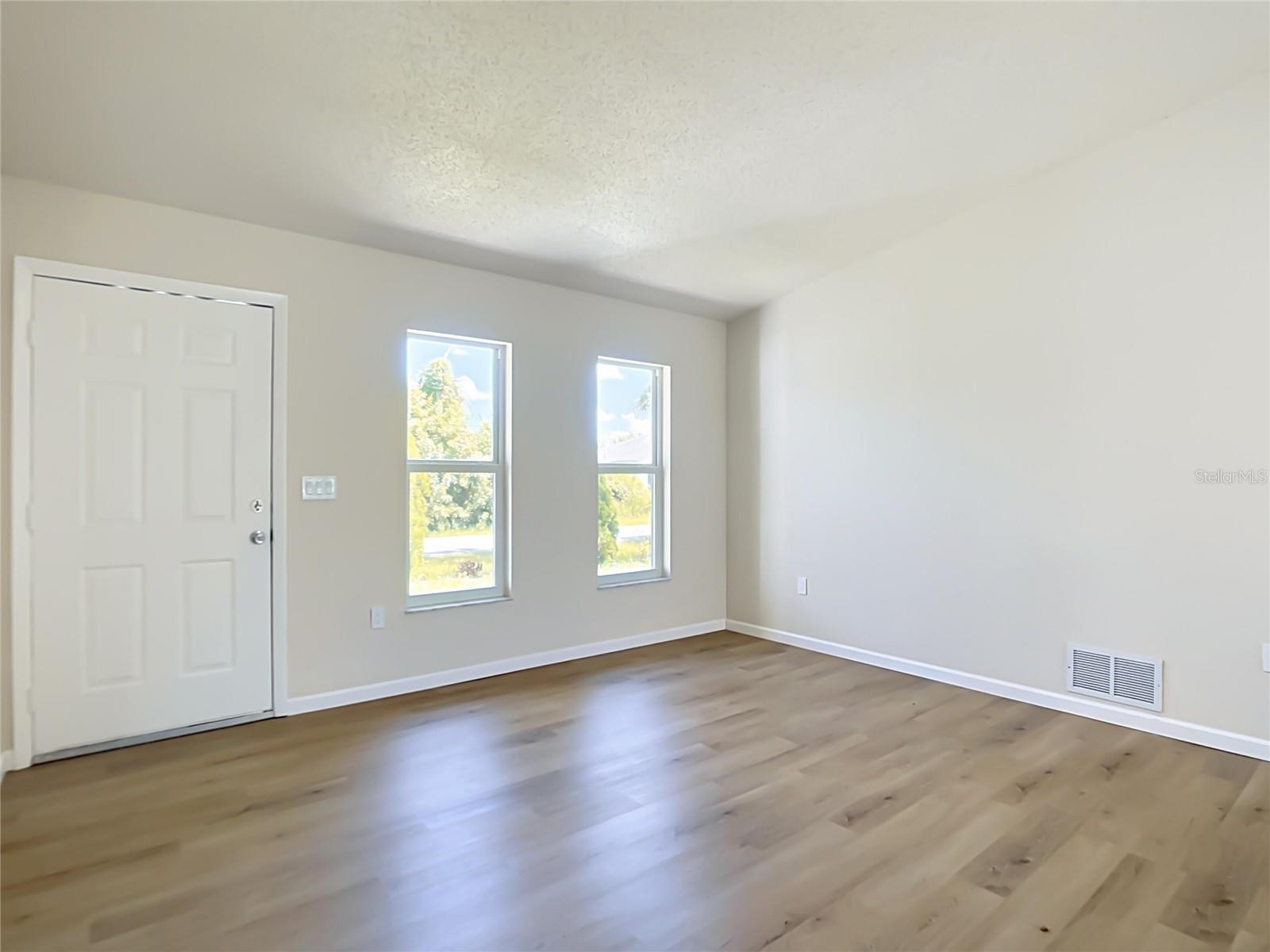 4441 Mulgrave Ave Property Photo 8