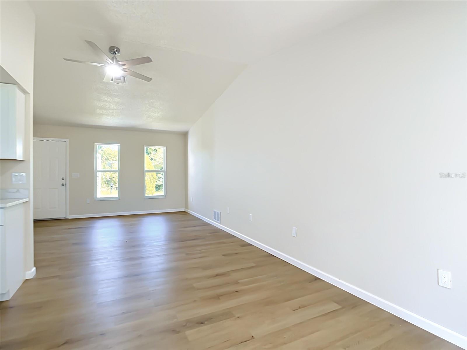4441 Mulgrave Ave Property Photo 11