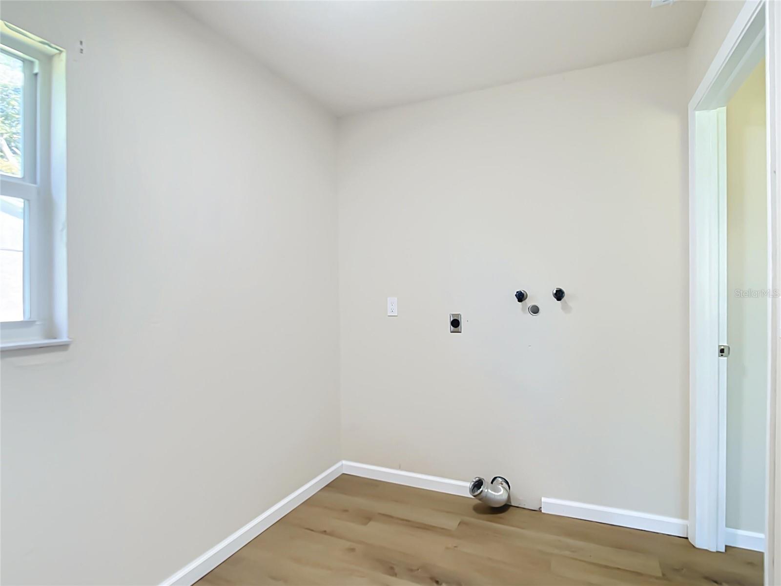 4441 Mulgrave Ave Property Photo 32