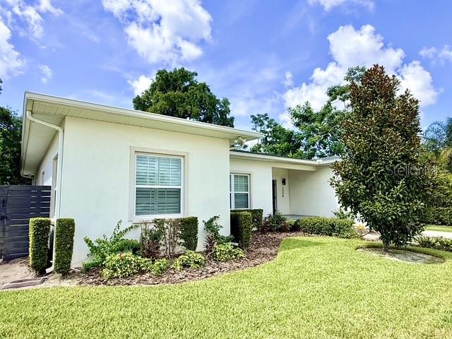 2408 Corrine Dr Property Photo 2
