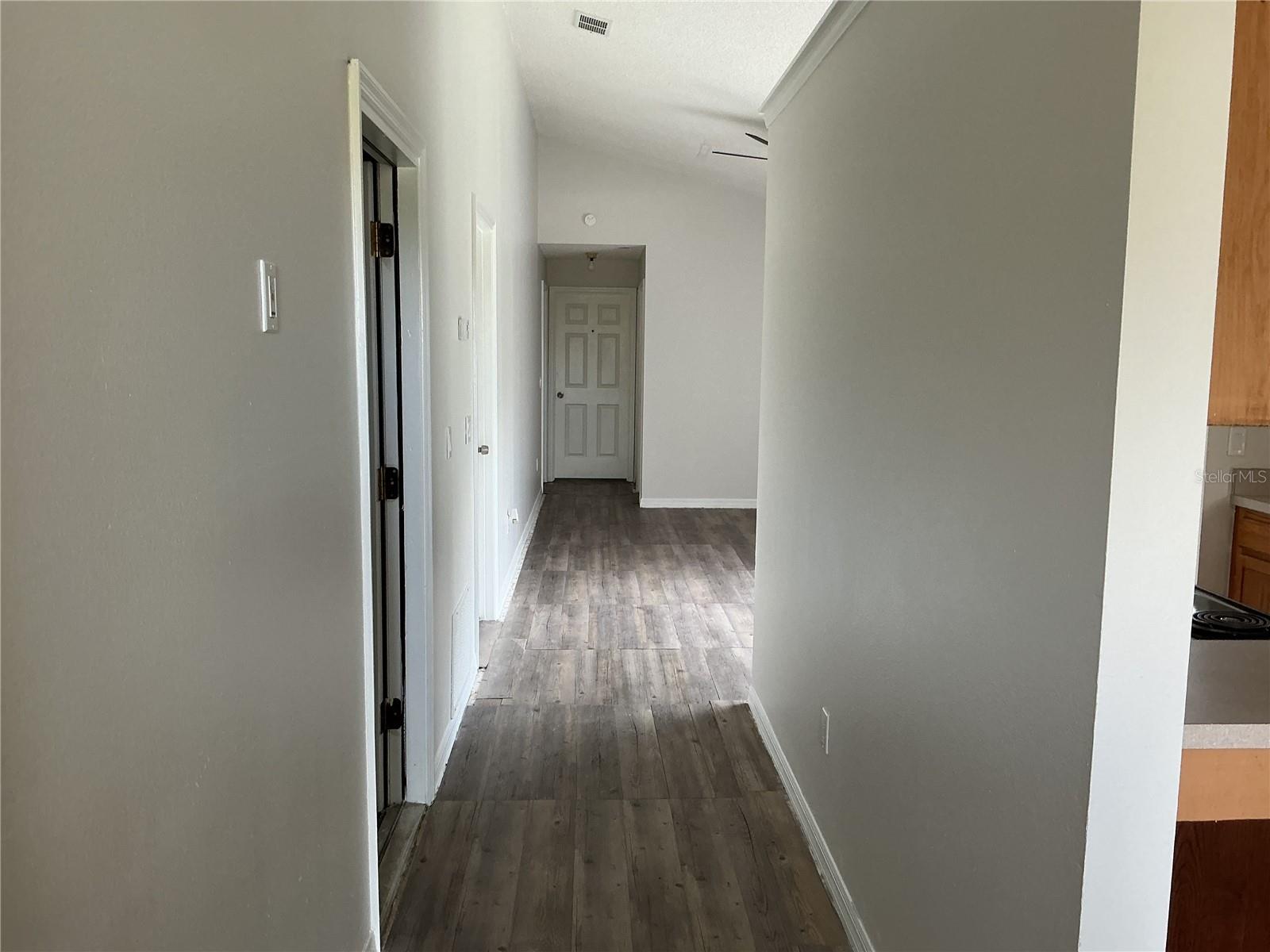 2513 Daffadil Ter Property Photo 4