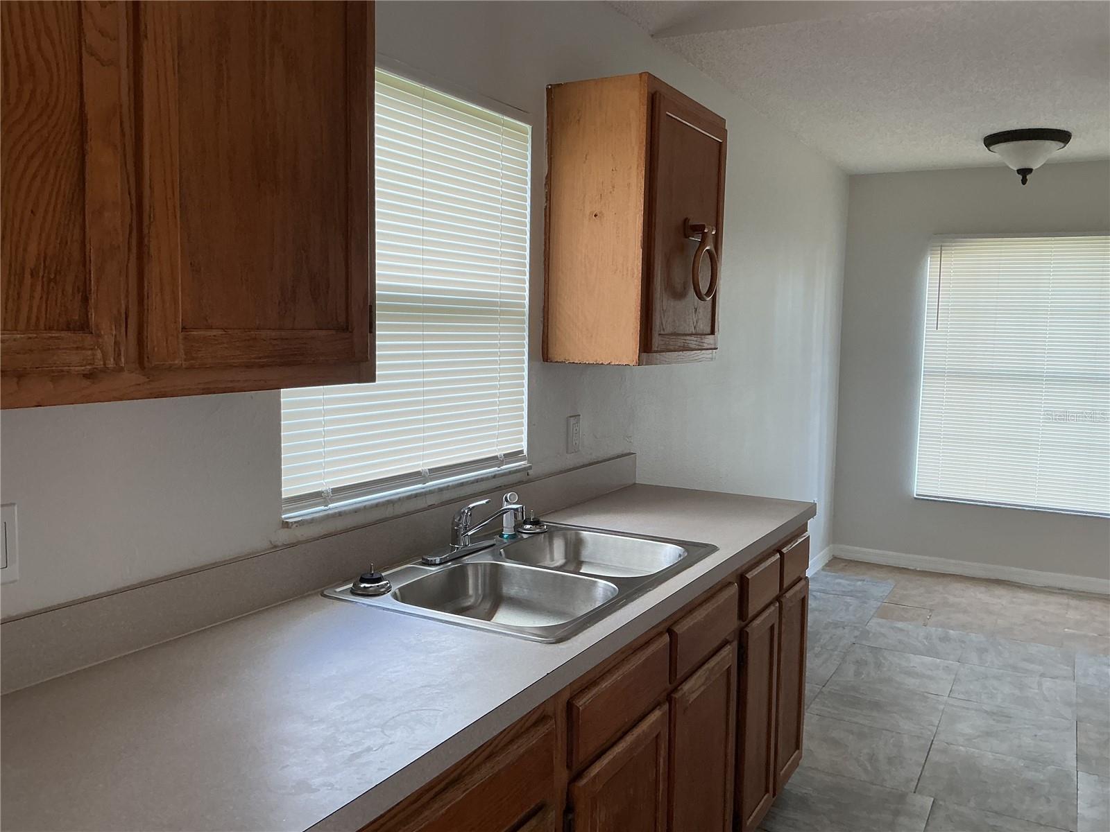 2513 Daffadil Ter Property Photo 8