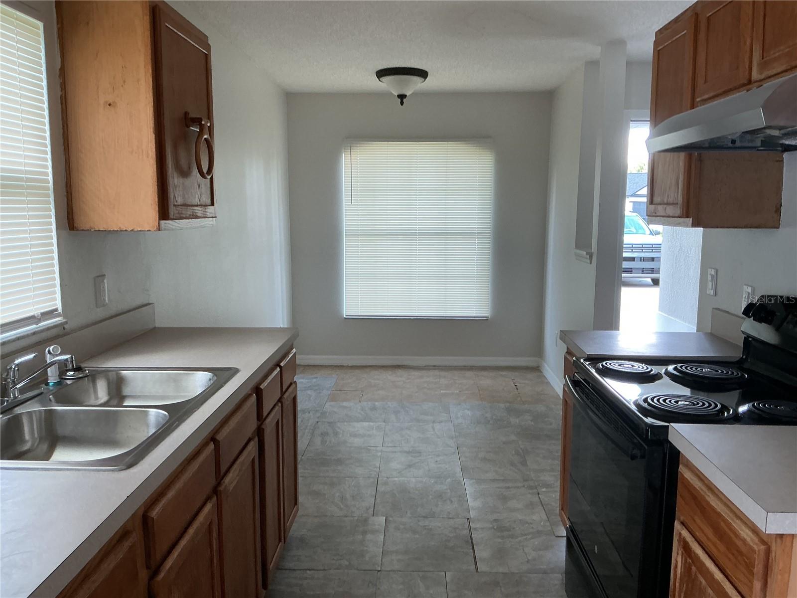 2513 Daffadil Ter Property Photo 9