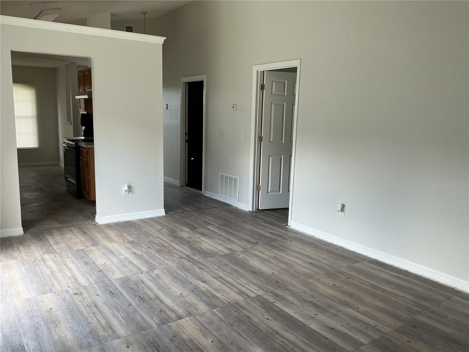 2513 Daffadil Ter Property Photo 16