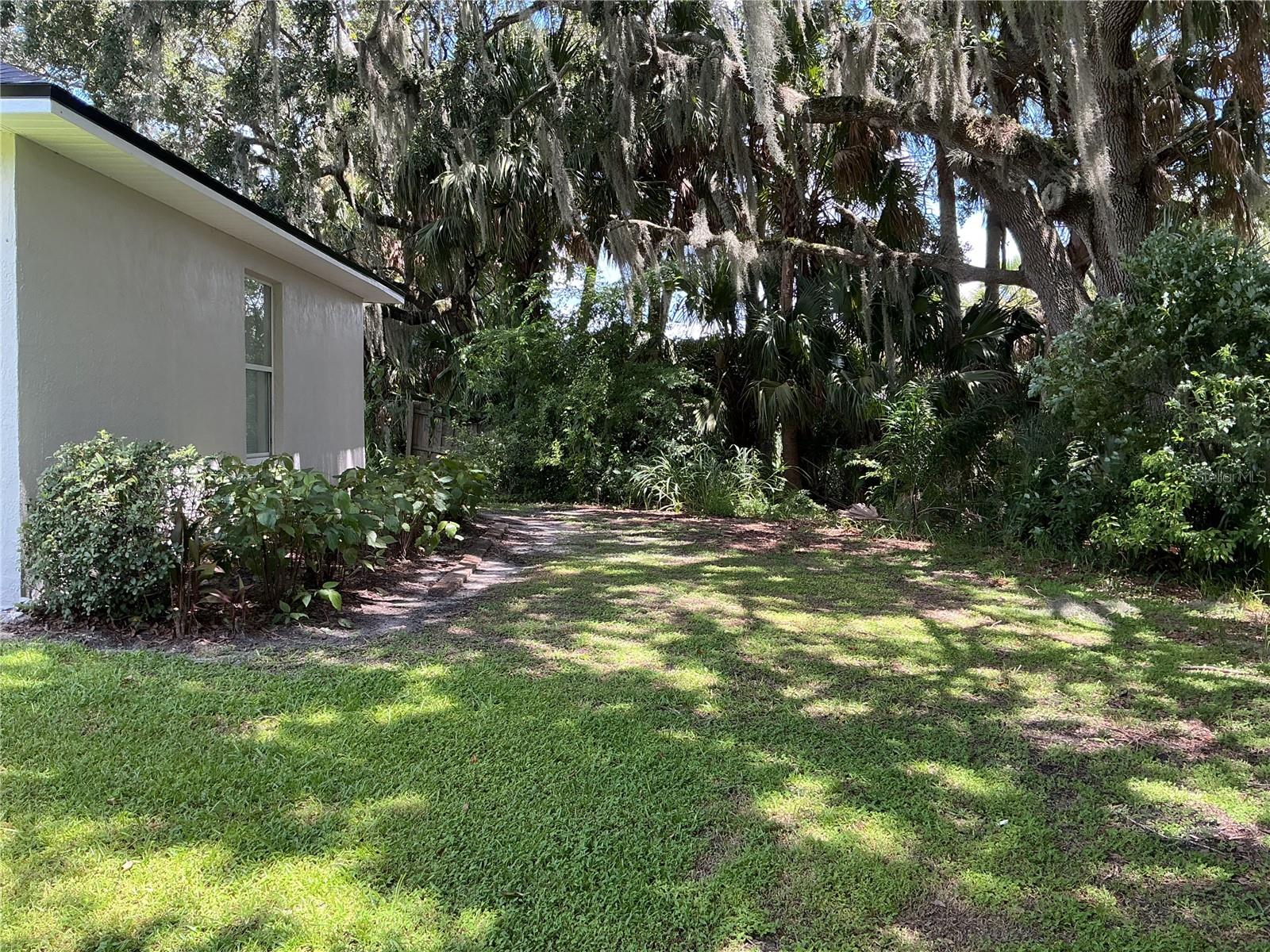 2513 Daffadil Ter Property Photo 40