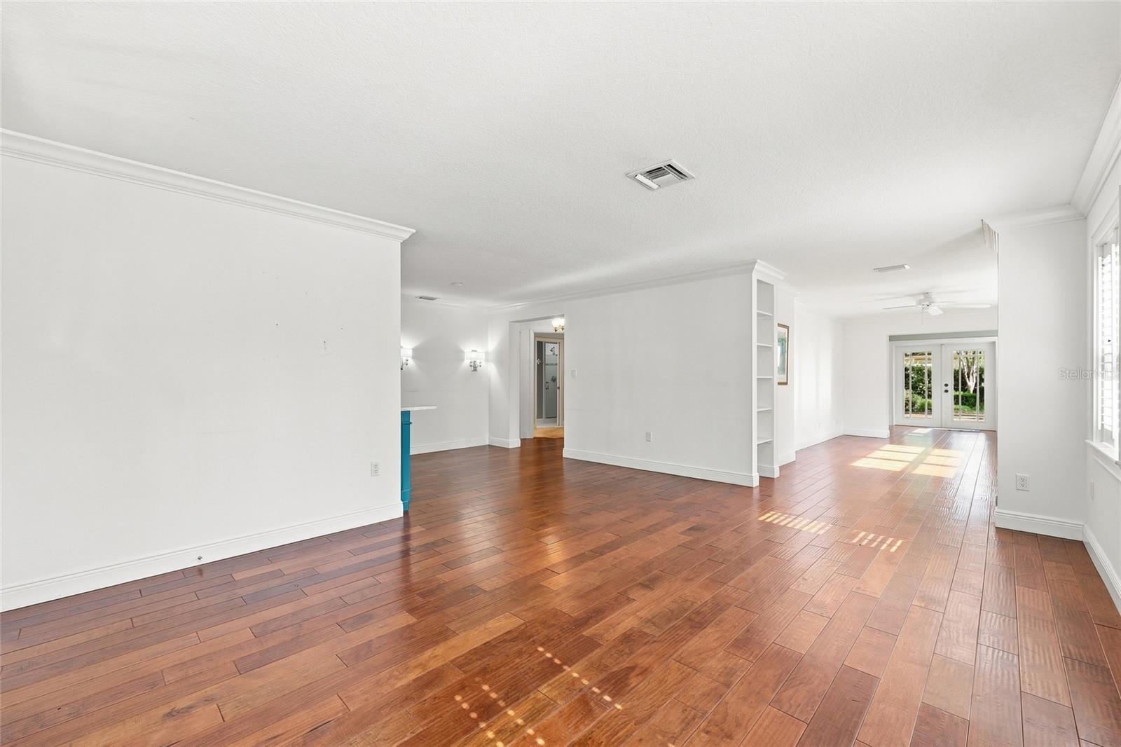 1431 Palm Ave Property Photo 11