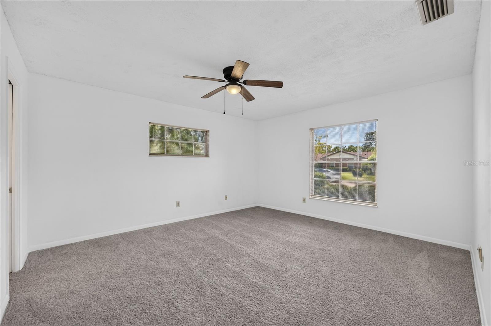 2453 Worthington Rd Property Photo 27