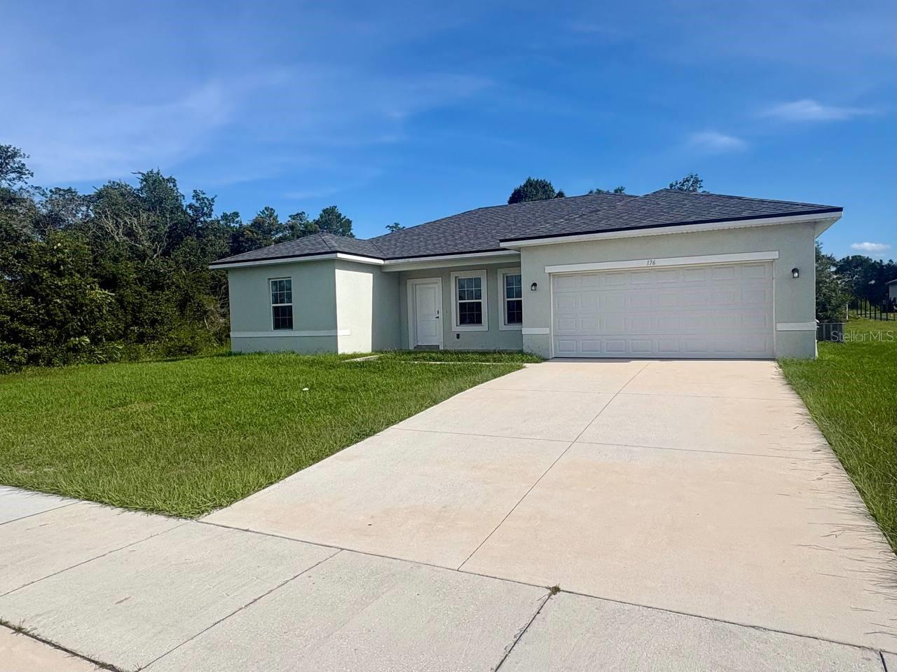 176 Marion Oaks Trl Property Photo 2