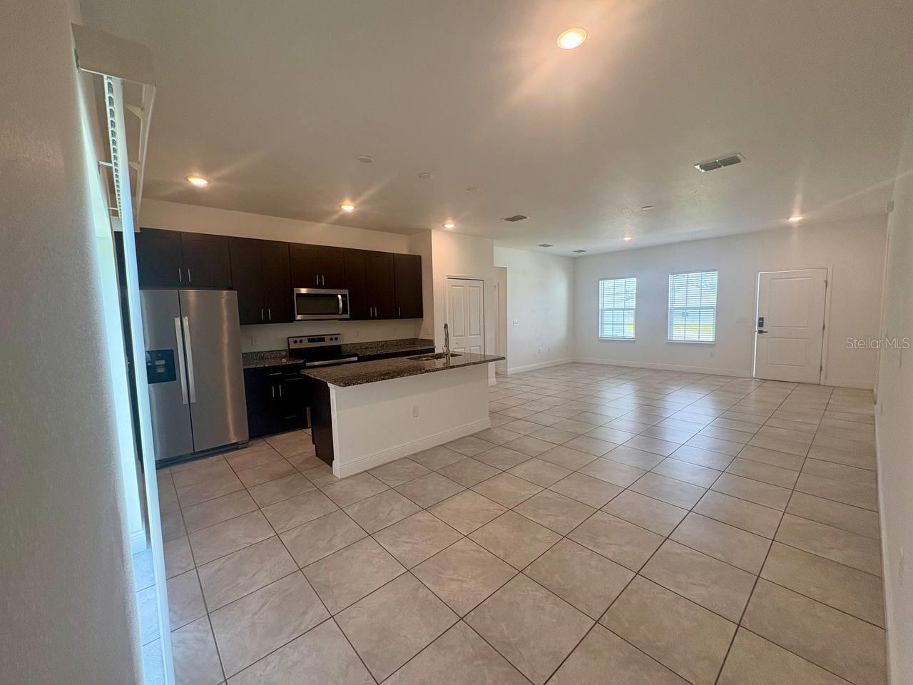 176 Marion Oaks Trl Property Photo 4