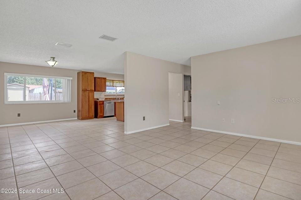 1671 Charles Blvd Ne Property Photo 7