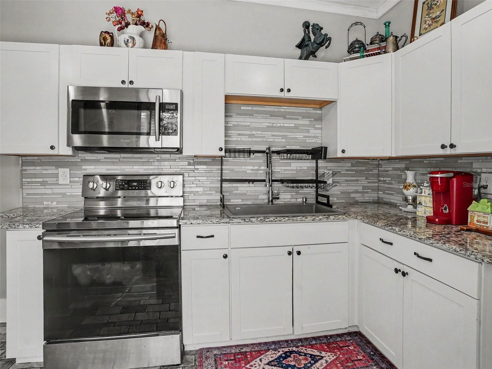 725 Mabbette St Property Photo 16