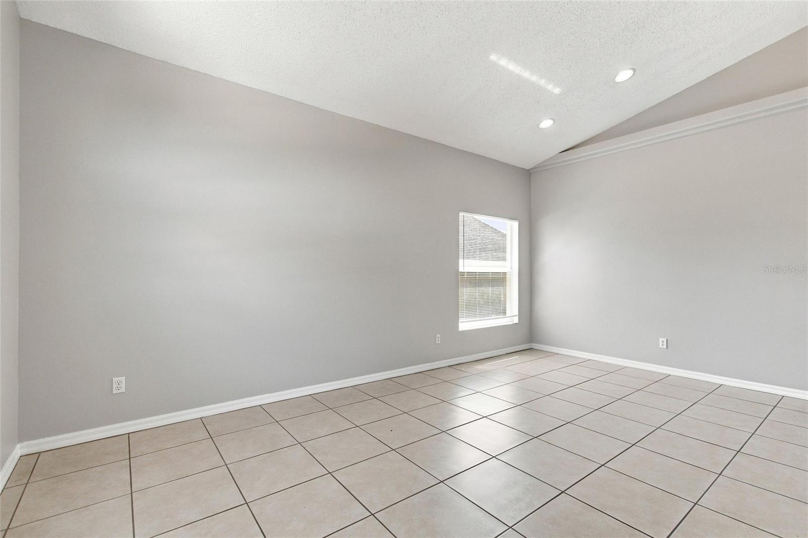 16616 Palm Spring Dr Property Photo 7