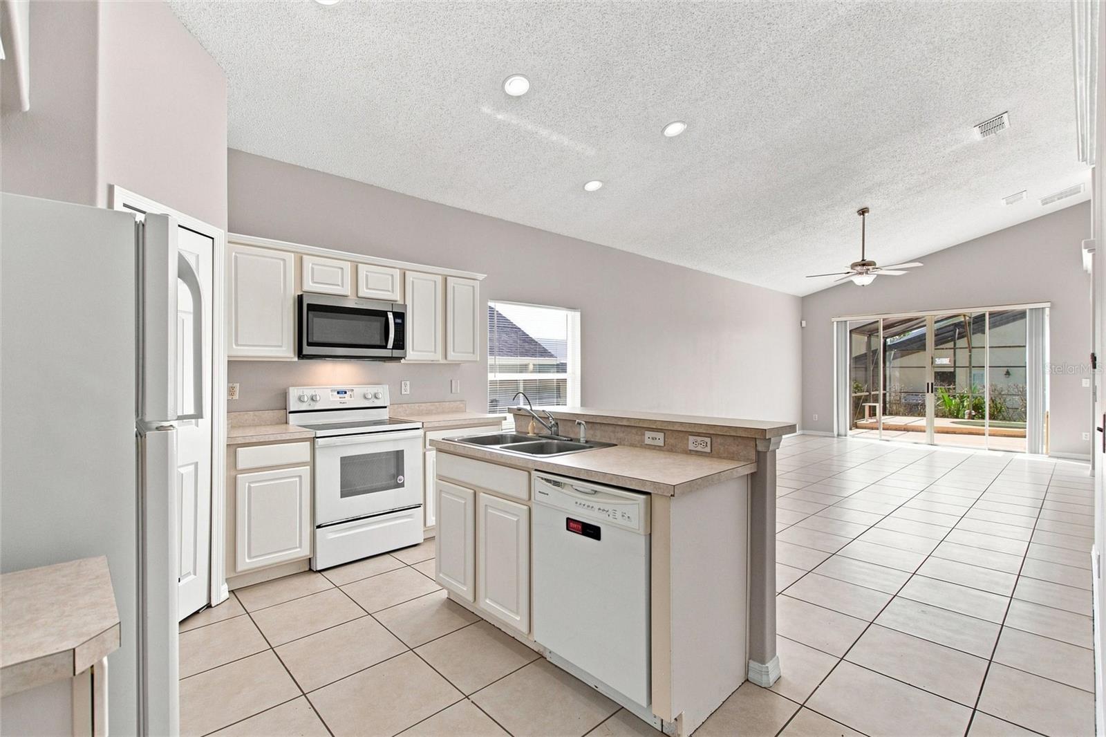 16616 Palm Spring Dr Property Photo 11