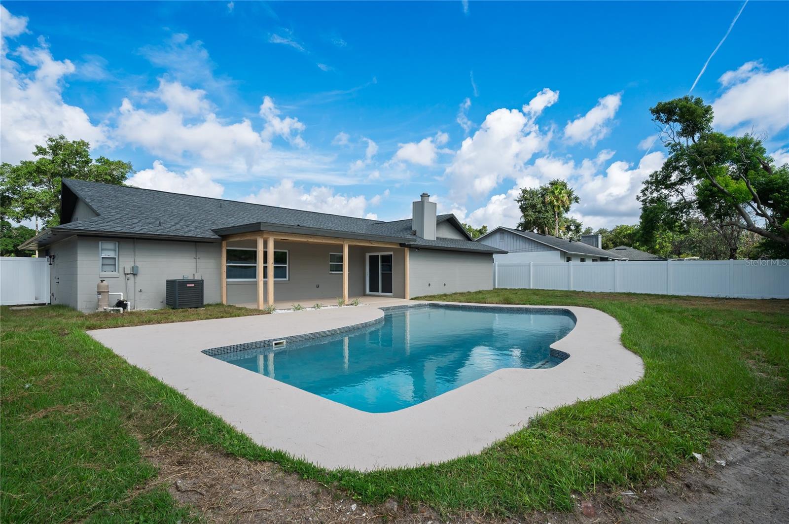 5112 Jeannine Ct Property Photo 6
