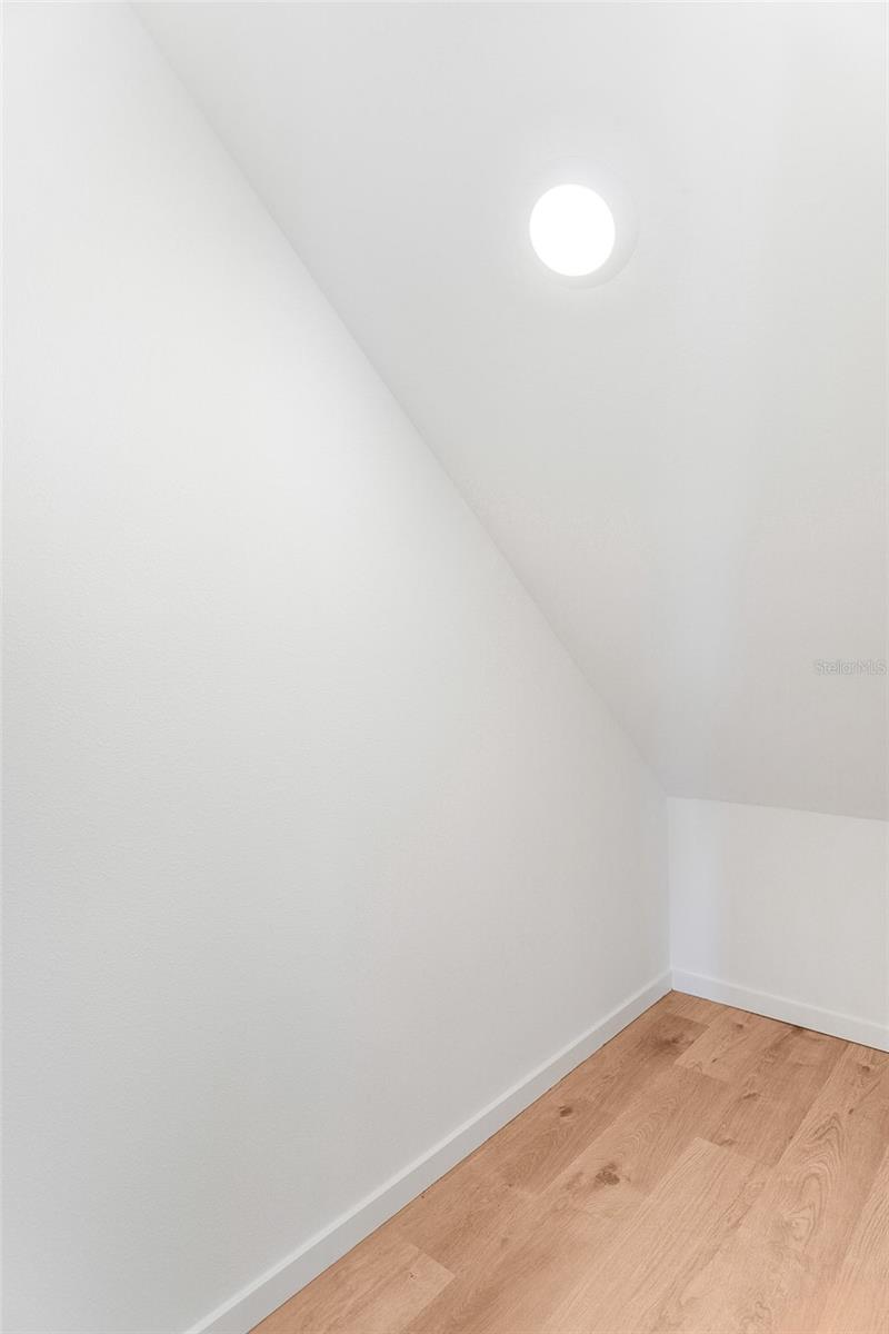 931 Phoenix St Property Photo 15