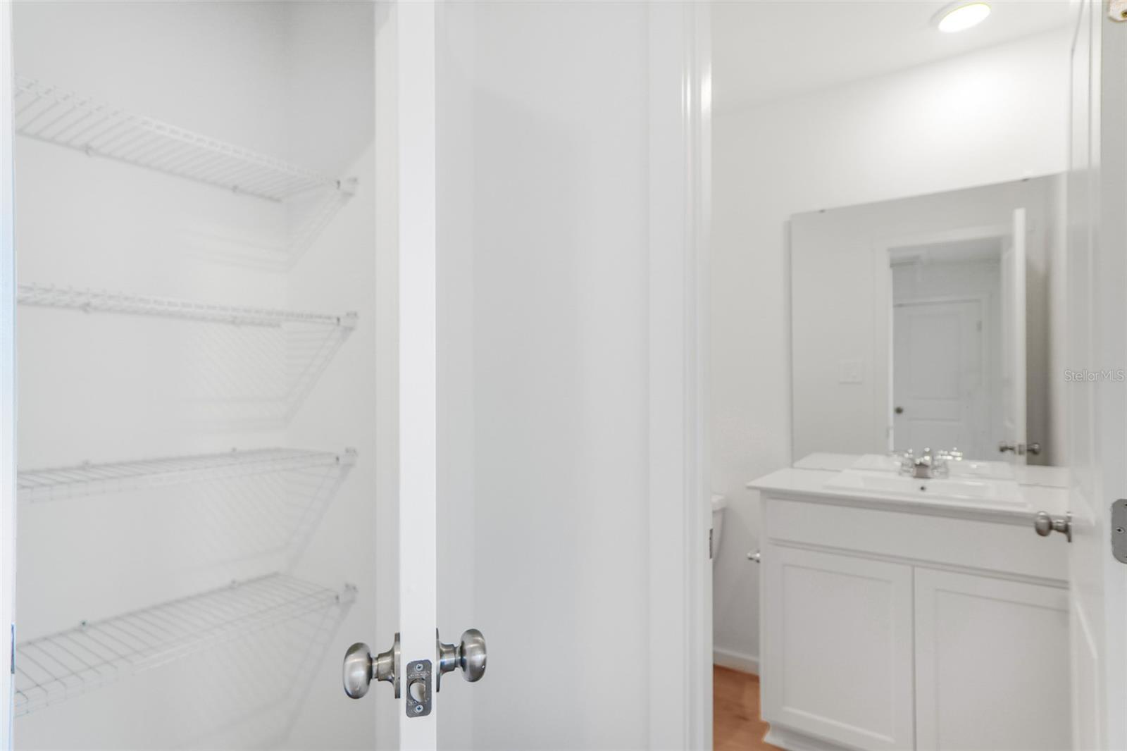 931 Phoenix St Property Photo 29