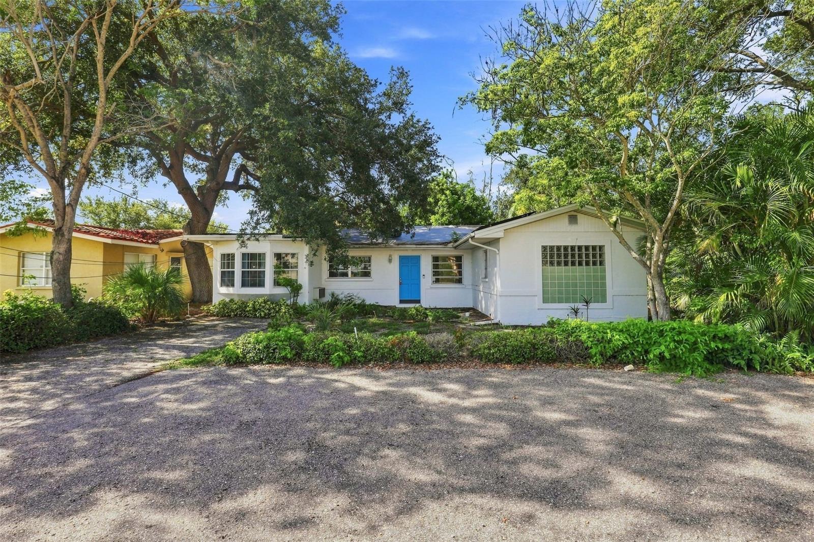 1840 GLENGARY ST Property Photo 1