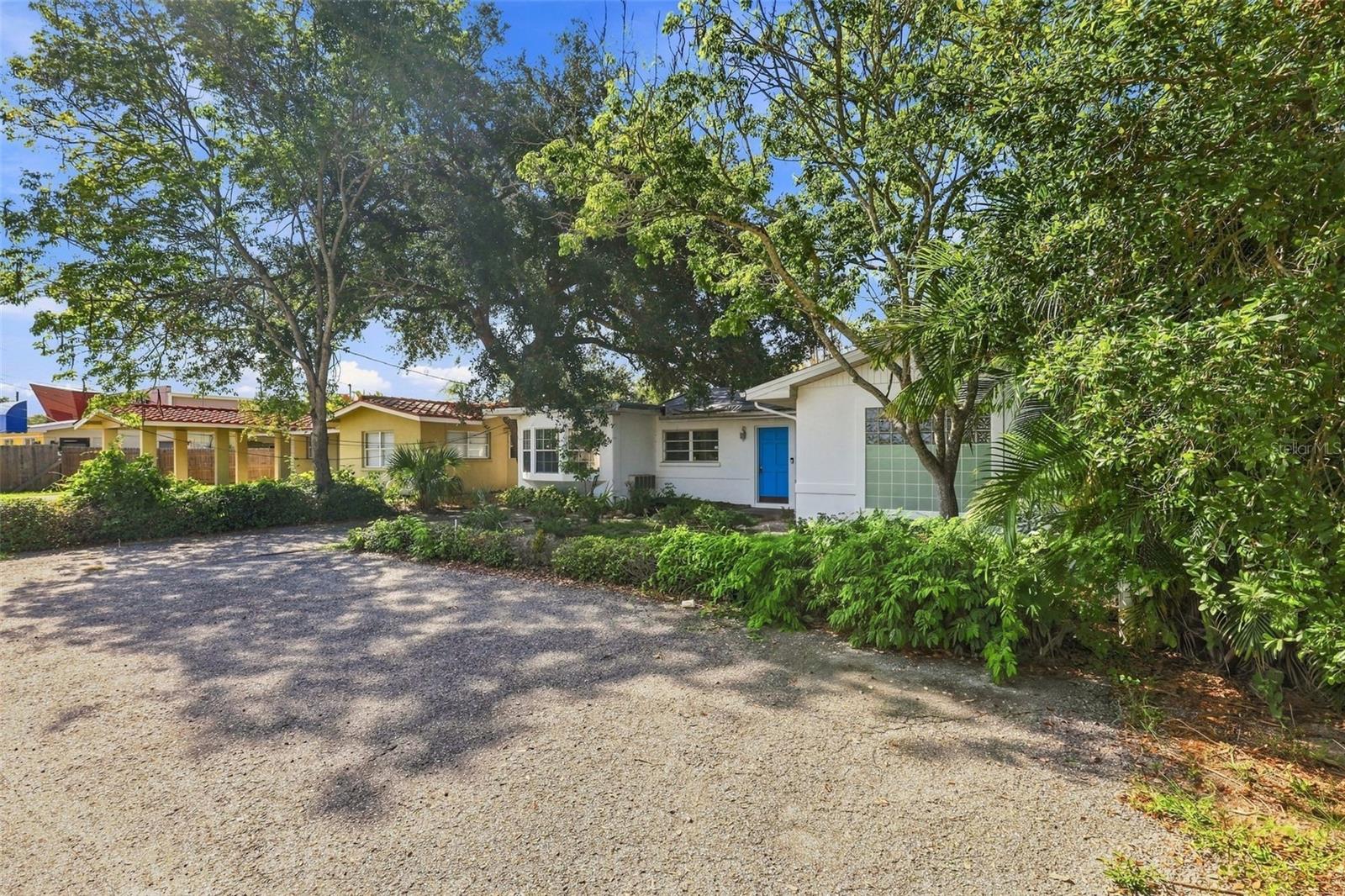 1840 Glengary St Property Photo 2