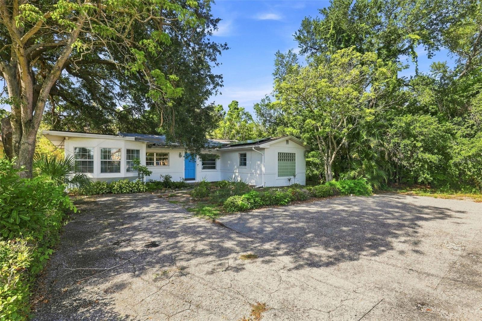 1840 Glengary St Property Photo 3