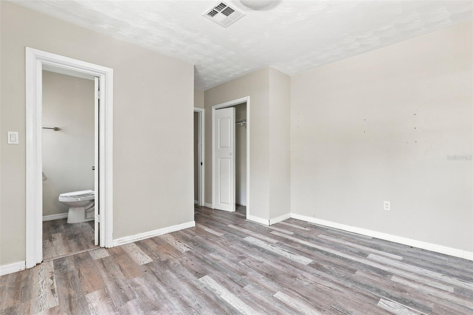 1840 Glengary St Property Photo 23