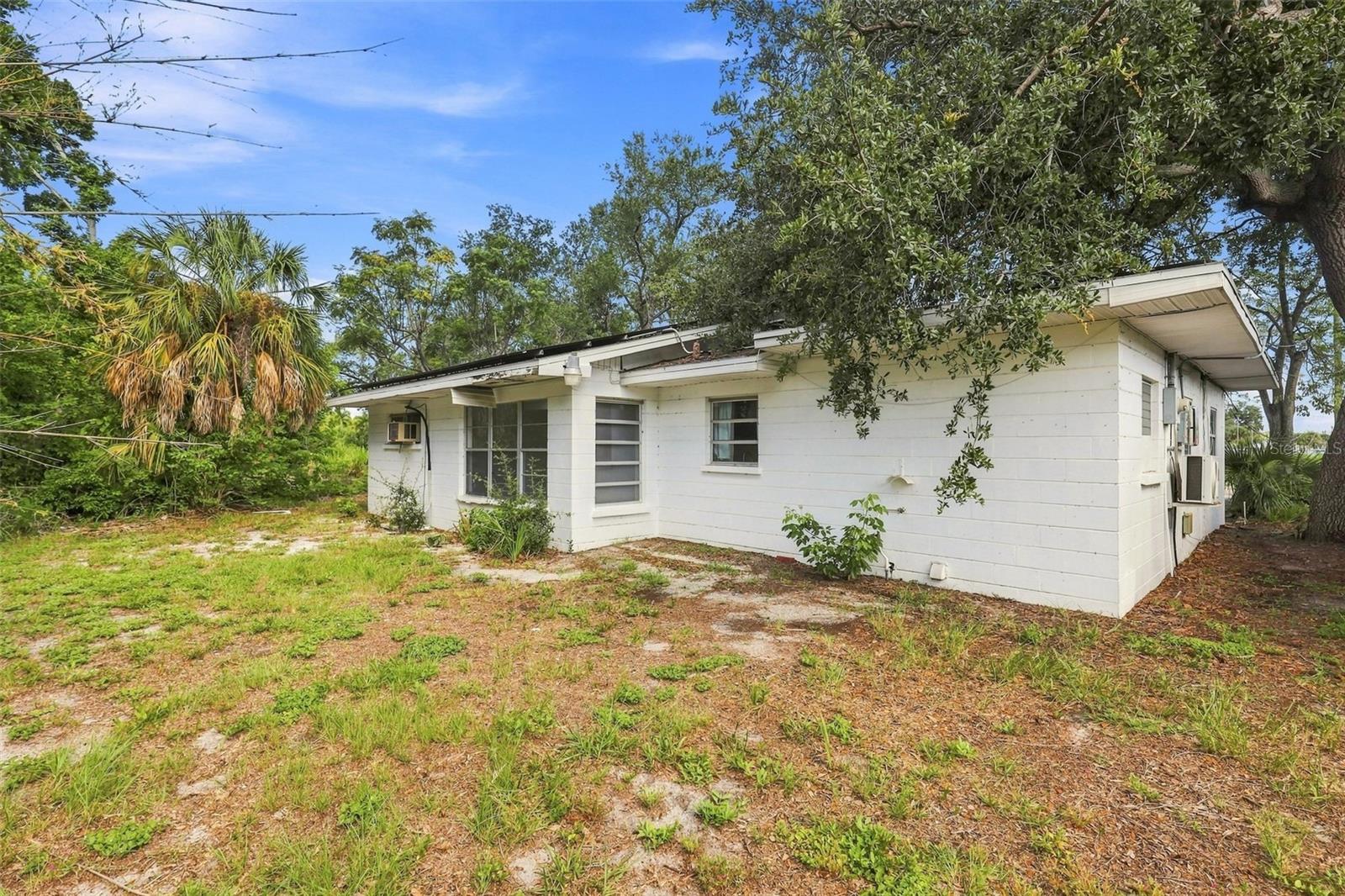 1840 Glengary St Property Photo 28
