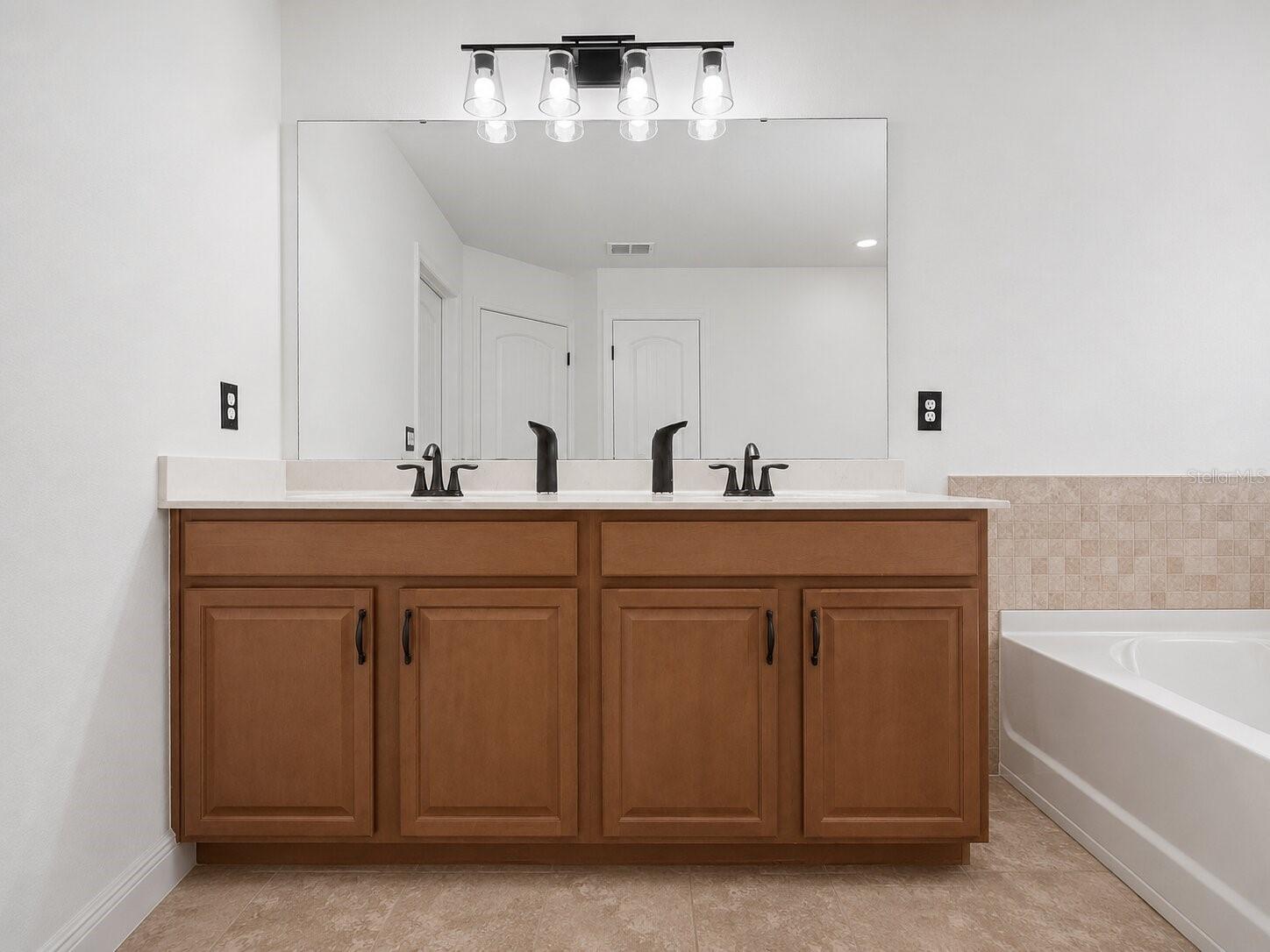 10862 Sunset Ridge Ln Property Photo 24