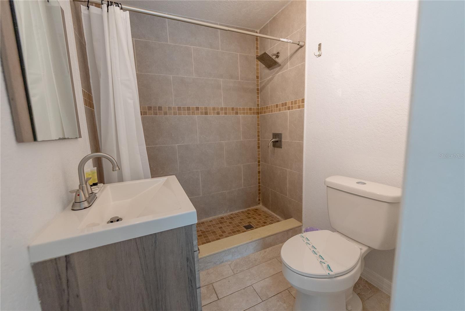 2627 Ambergate Rd Property Photo 11