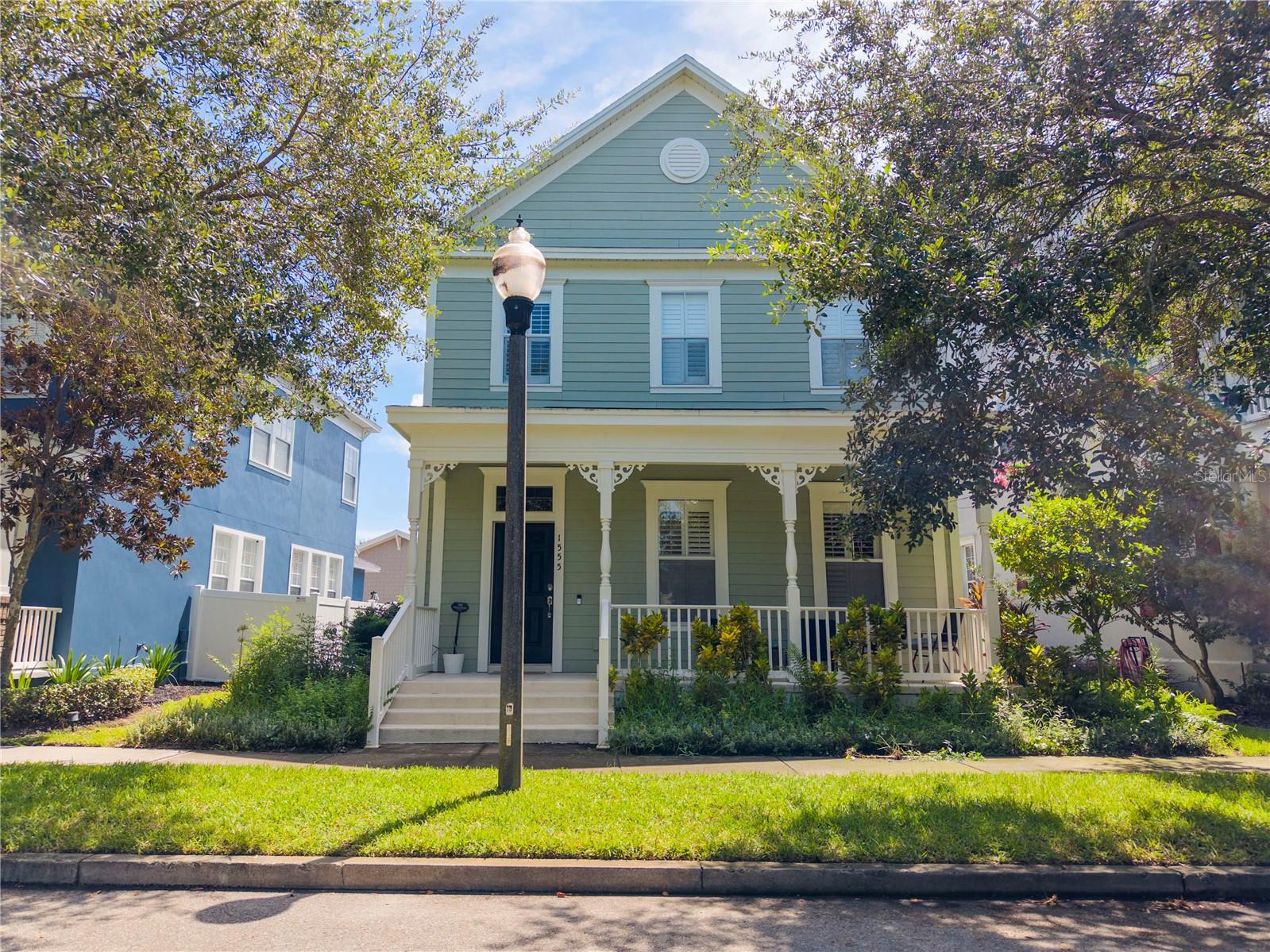 1555 HANKS AVE