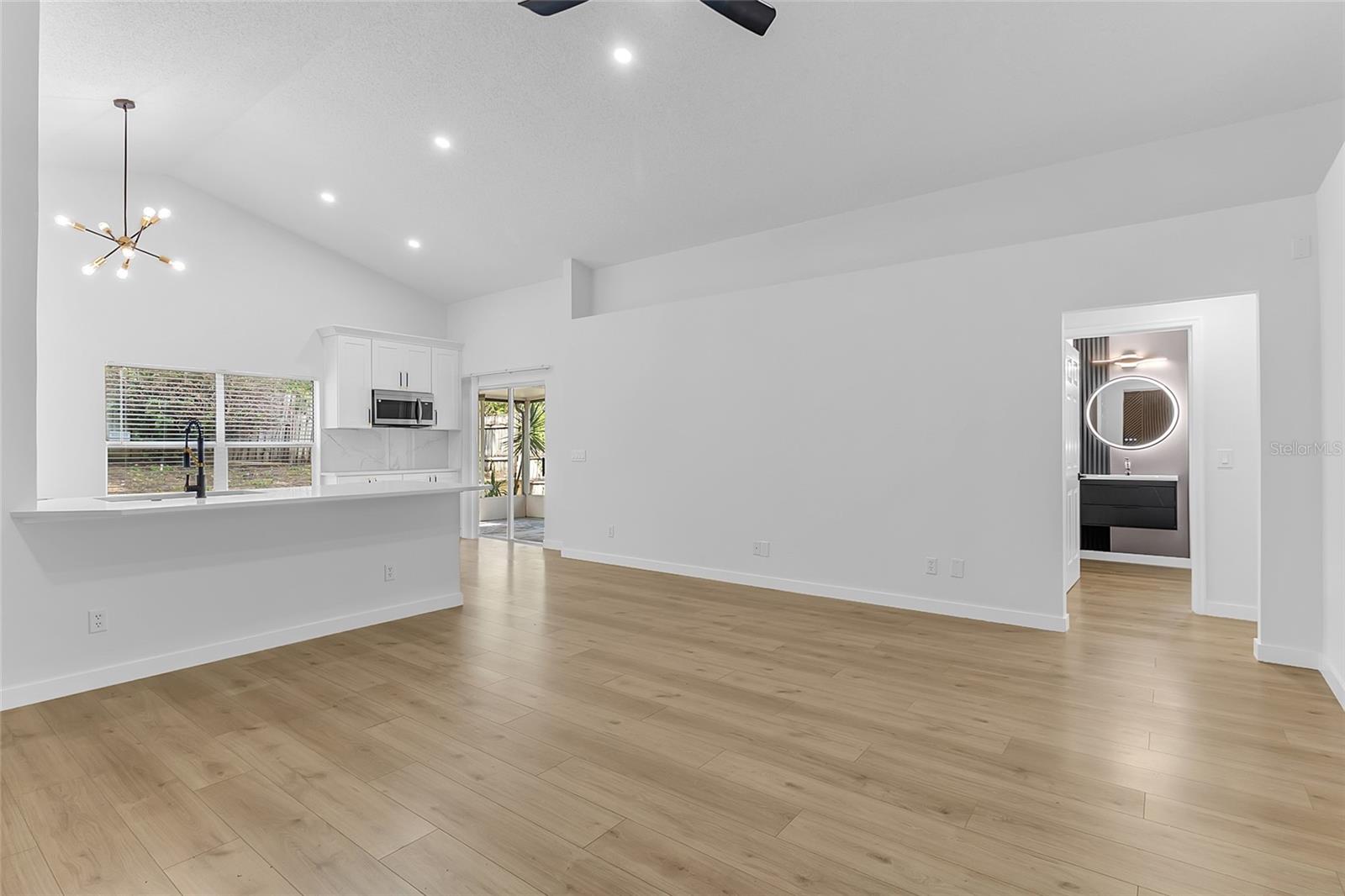 309 Bay St Property Photo 10