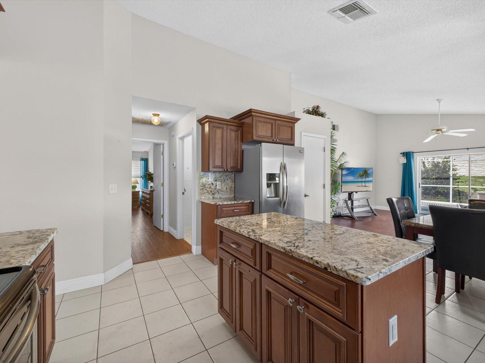267 Rochester Loop Property Photo 8