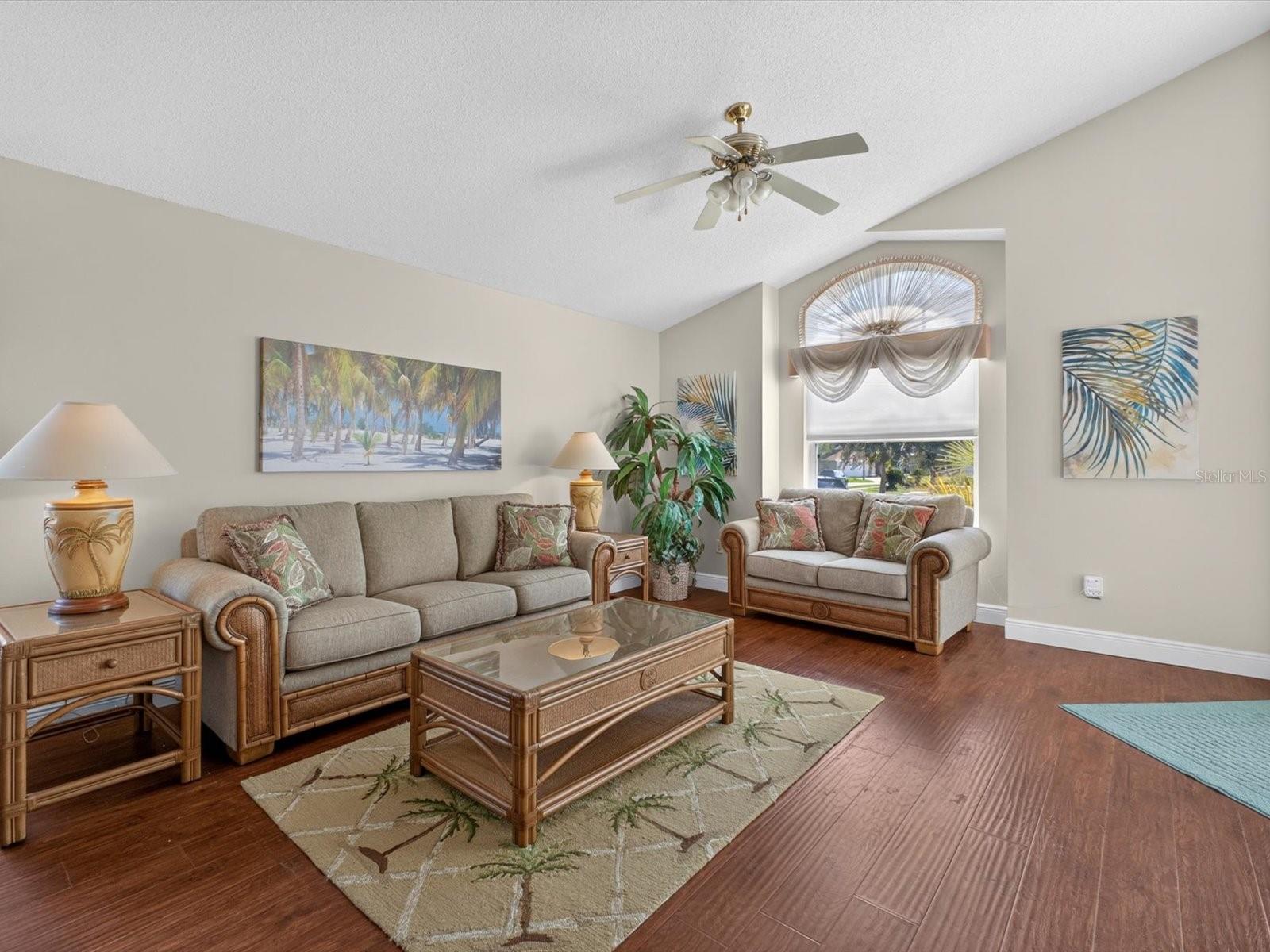 267 Rochester Loop Property Photo 12